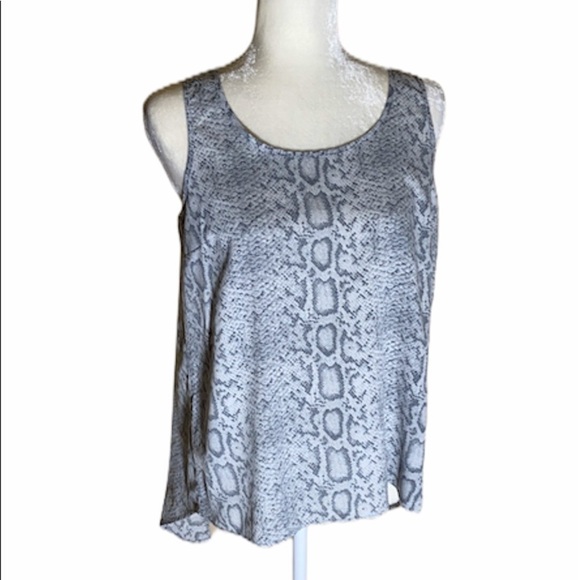 Attention sleeveless Top - Picture 1 of 6